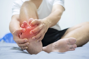 Pros and Cons of Walking With Gout